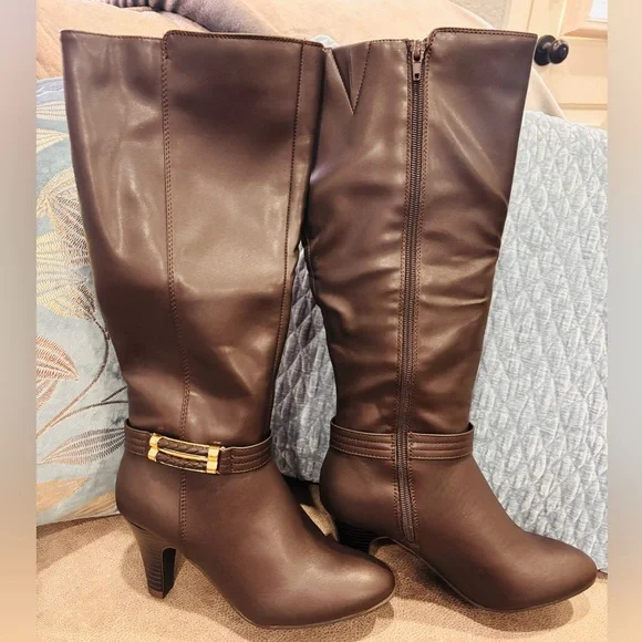 Brown Boots for Women 6 1/2 - Picture 2 of 7